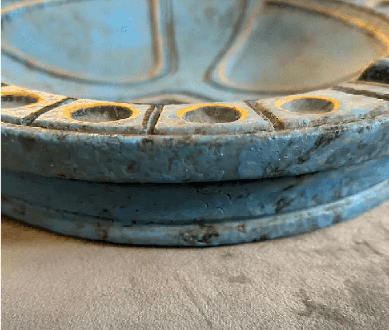 Etruscan-inspired blue and yellow ceramic ashtray by Casucci, 1960s 5