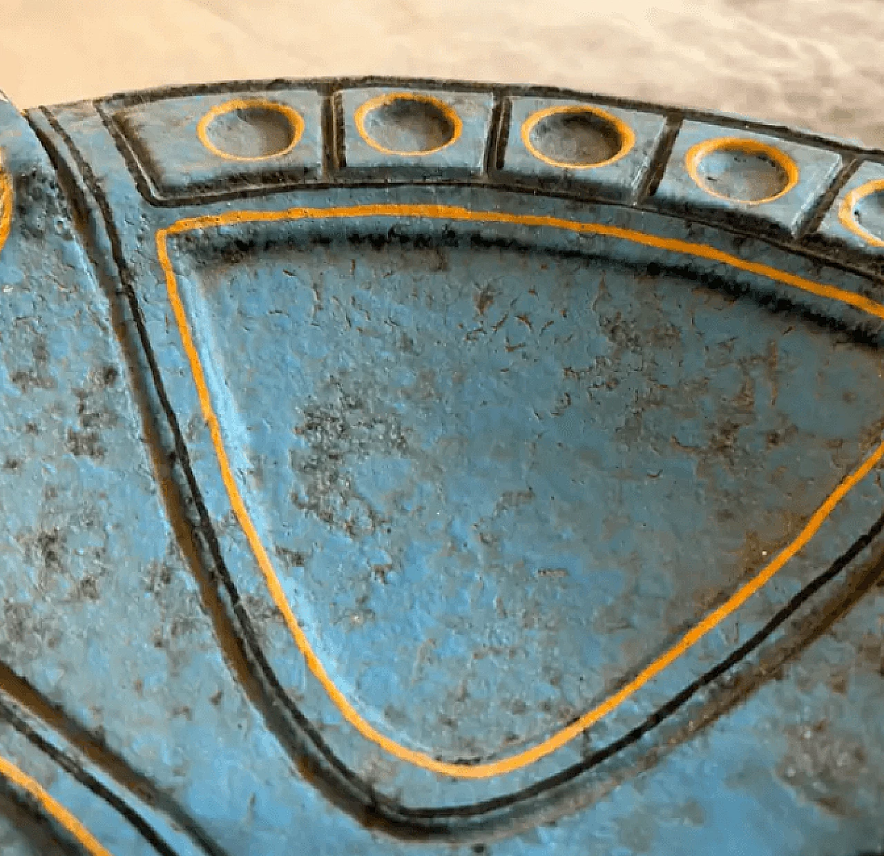 Etruscan-inspired blue and yellow ceramic ashtray by Casucci, 1960s 7