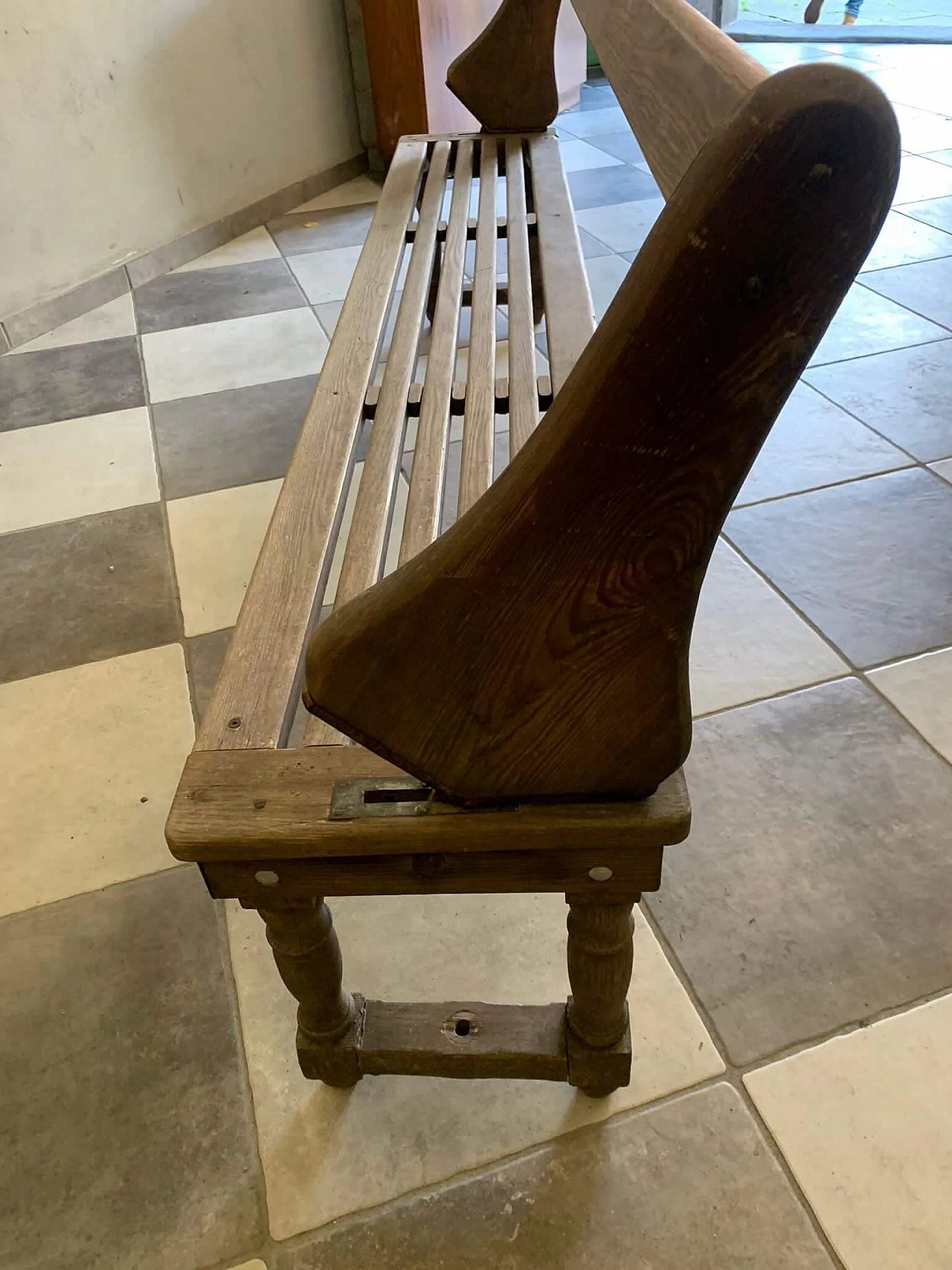 Wooden bench with reclining backrest, early 1900s 1