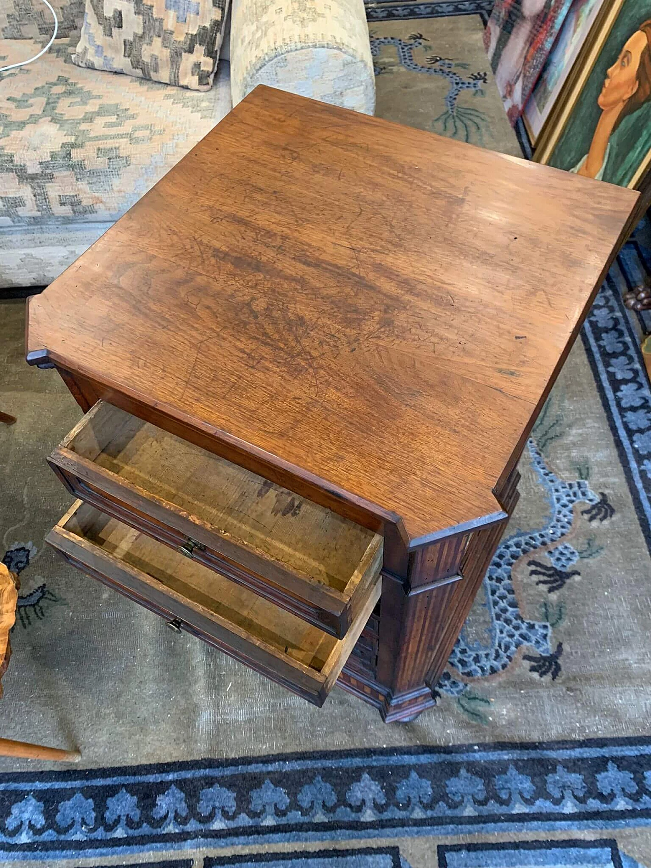 Walnut chest of drawers, late 19th century 3