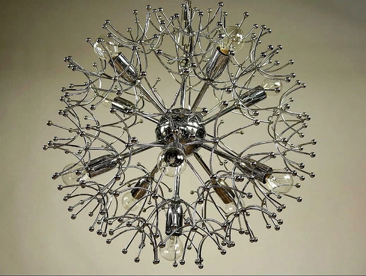 Lampadario Sputnik in ottone cromato di Gaetano Sciolari, anni '70 2