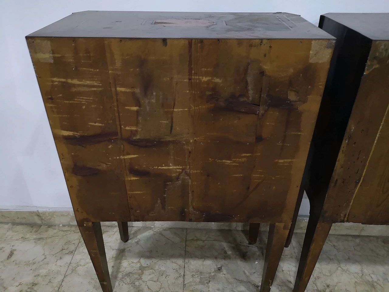 Pair of Louis XVI bedside tables in orange wood, Rio rosewood and occhetted maple, late 18th century 5