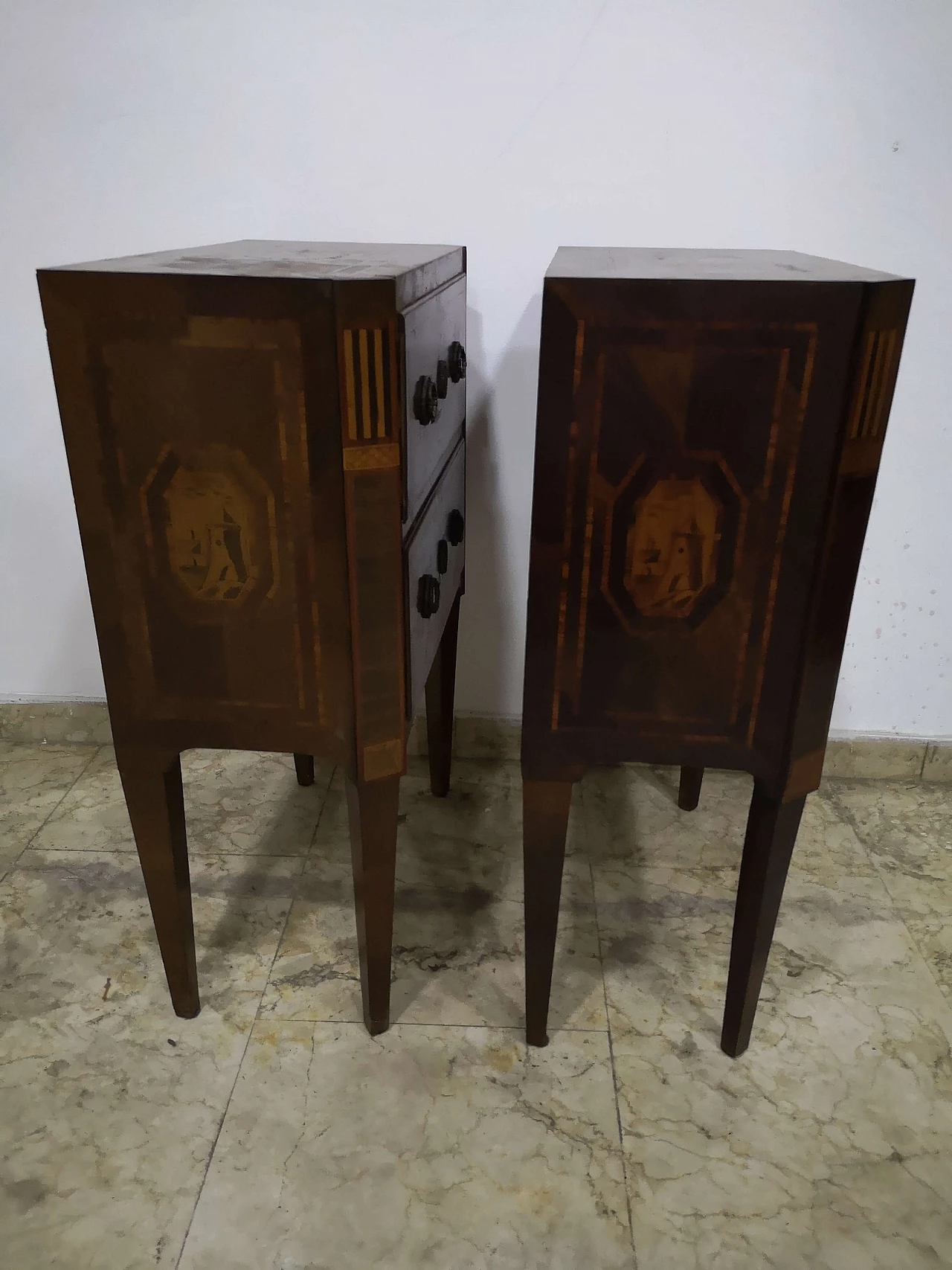 Pair of Louis XVI bedside tables in orange wood, Rio rosewood and occhetted maple, late 18th century 10