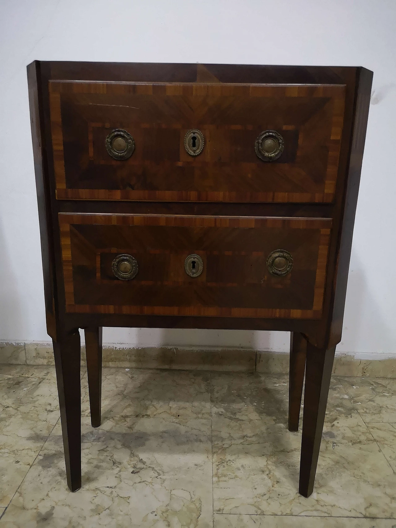 Pair of Louis XVI bedside tables in orange wood, Rio rosewood and occhetted maple, late 18th century 25