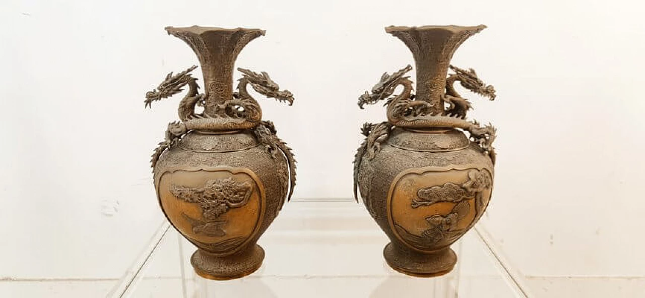 Pair of Japanese bronze vases with dragons 1