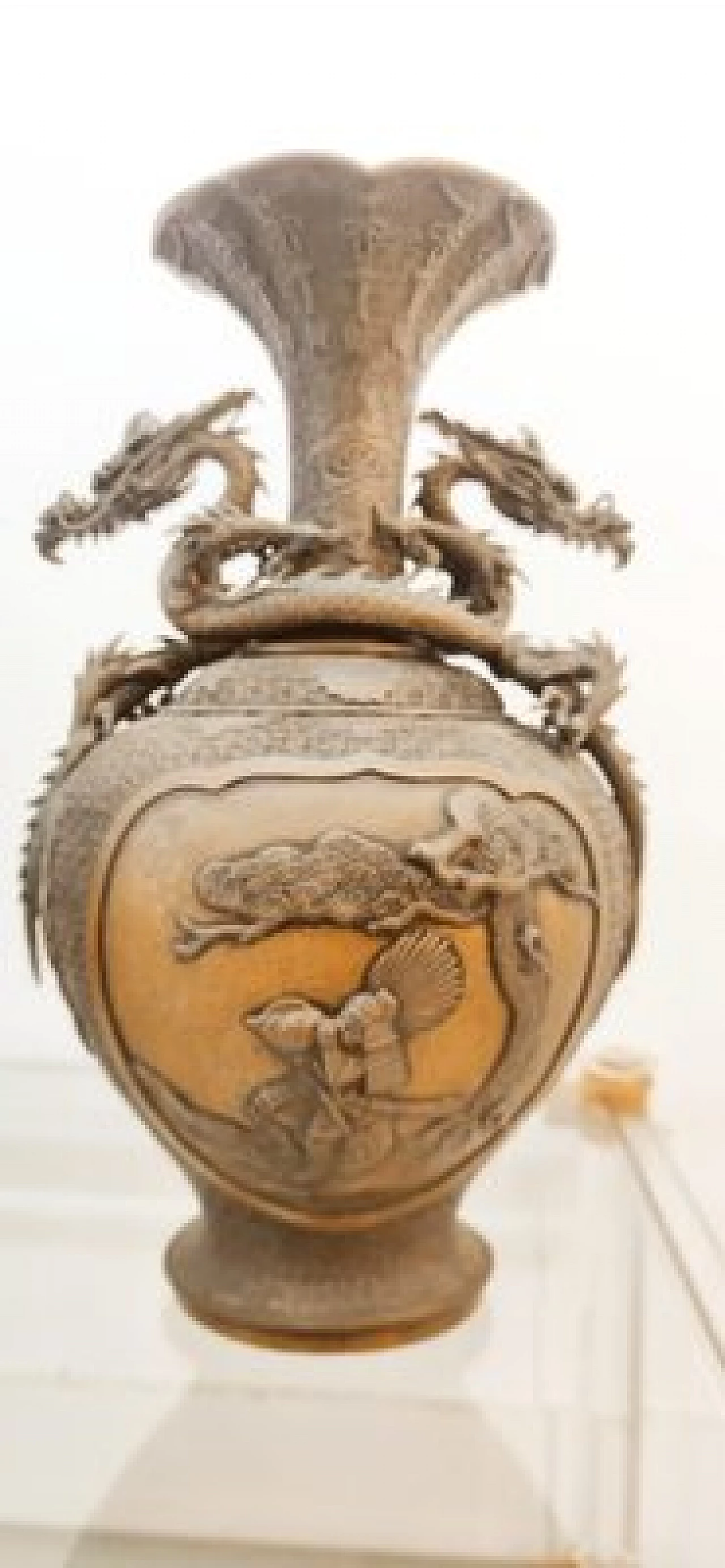 Pair of Japanese bronze vases with dragons 13