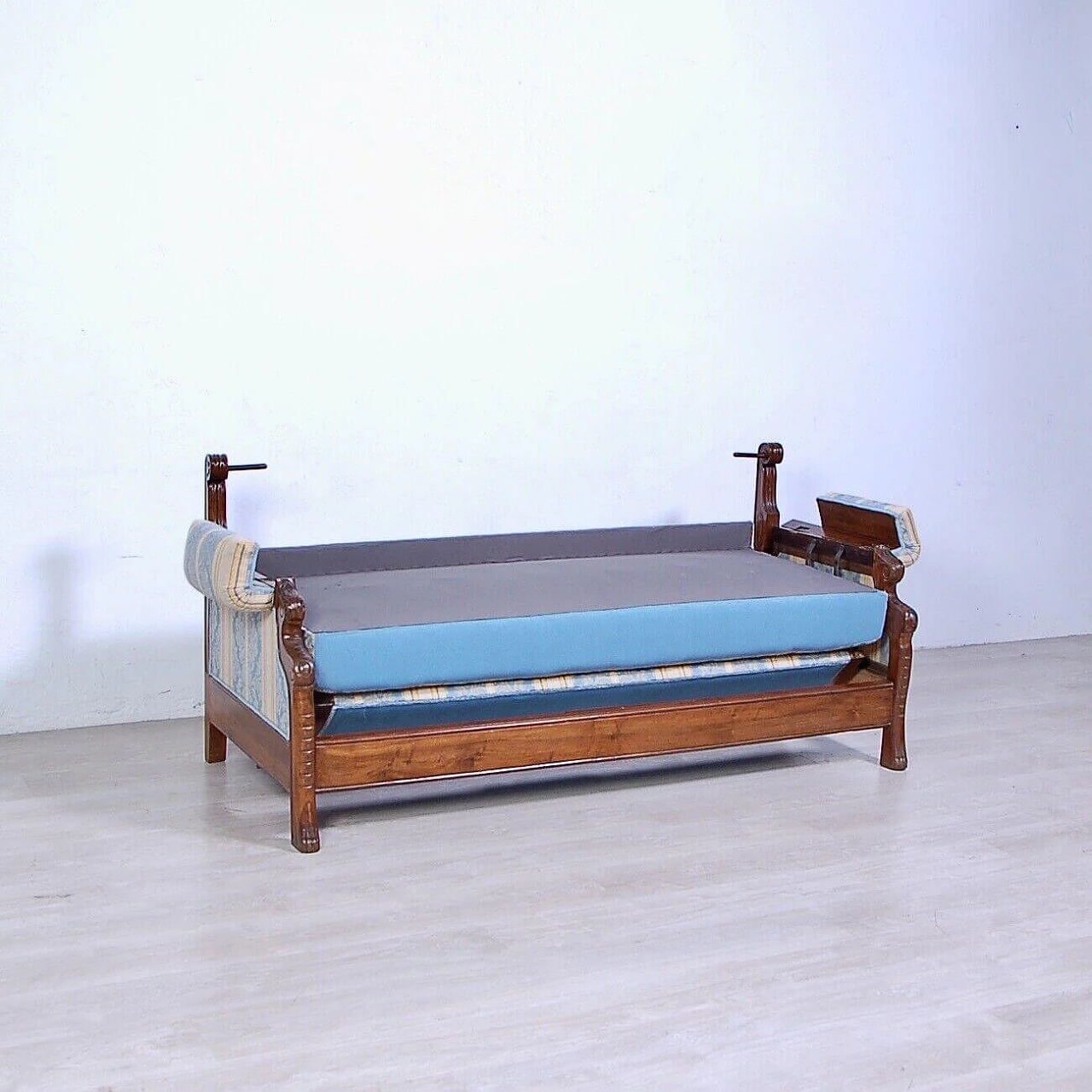 Art Nouveau inlaid walnut sofa bed, early 20th century 12