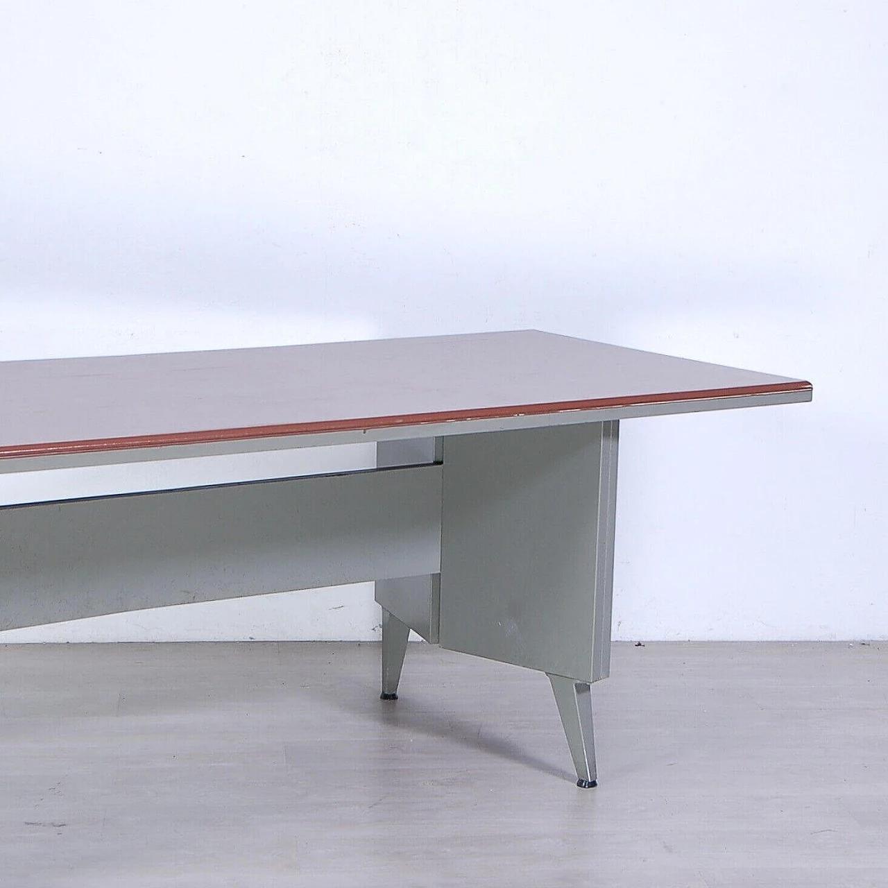 Gray enameled iron and brown skai desk, 1970s 21