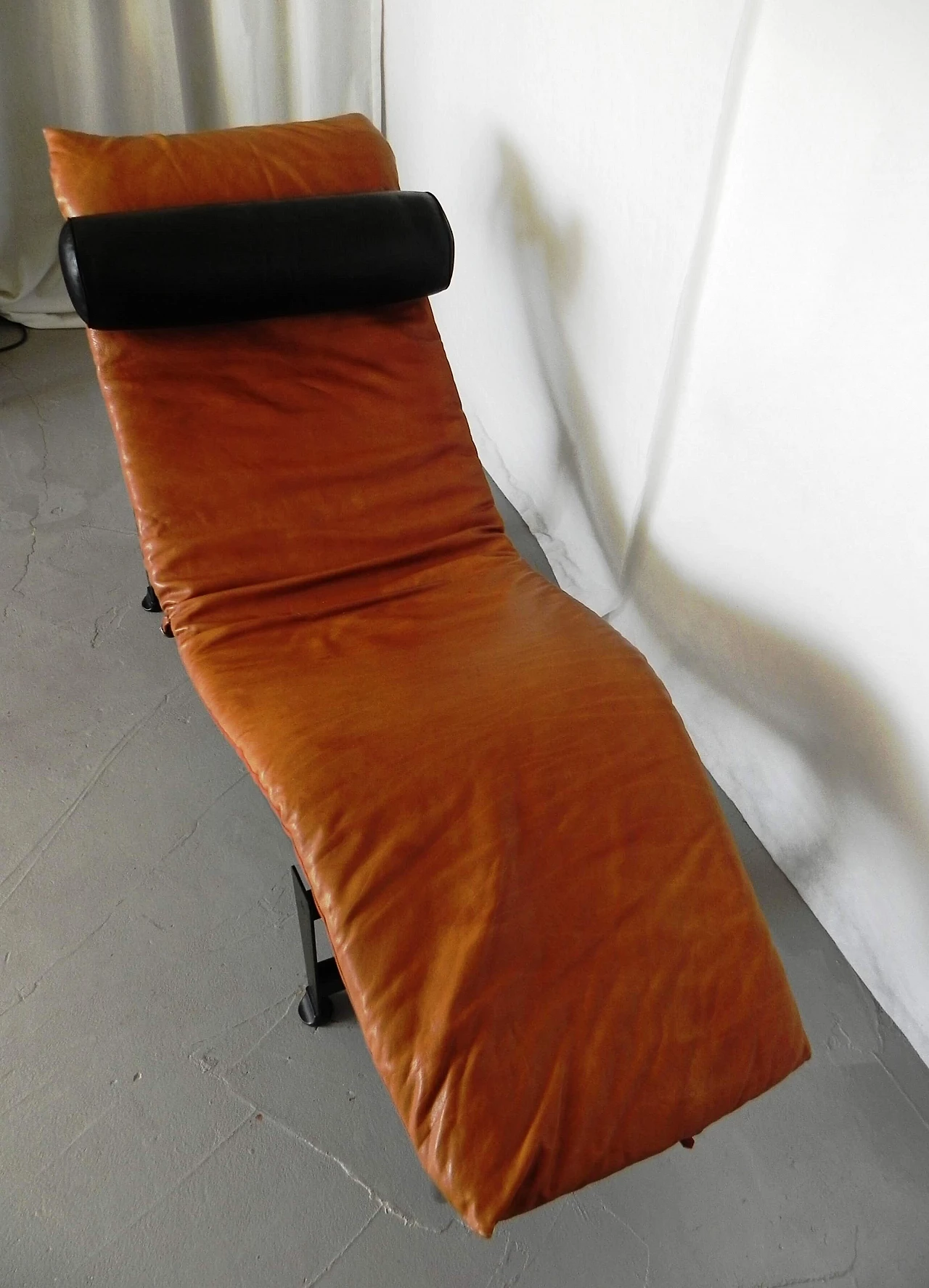 Steel and leather chaise longue in Bauhaus style, 1980s 11