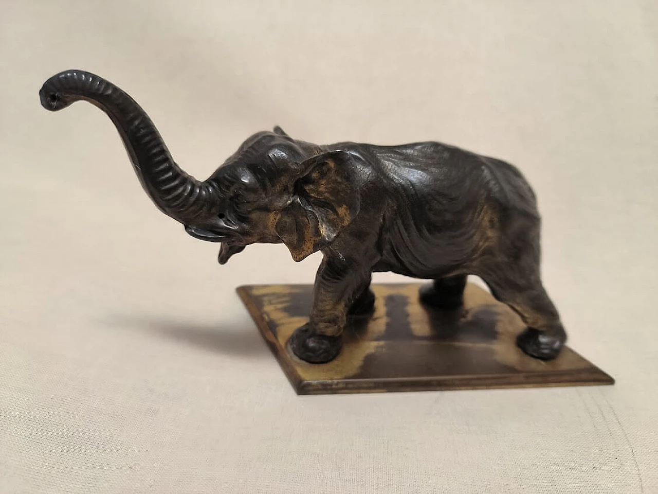 Bronze elephant paperweight, 1930s 1