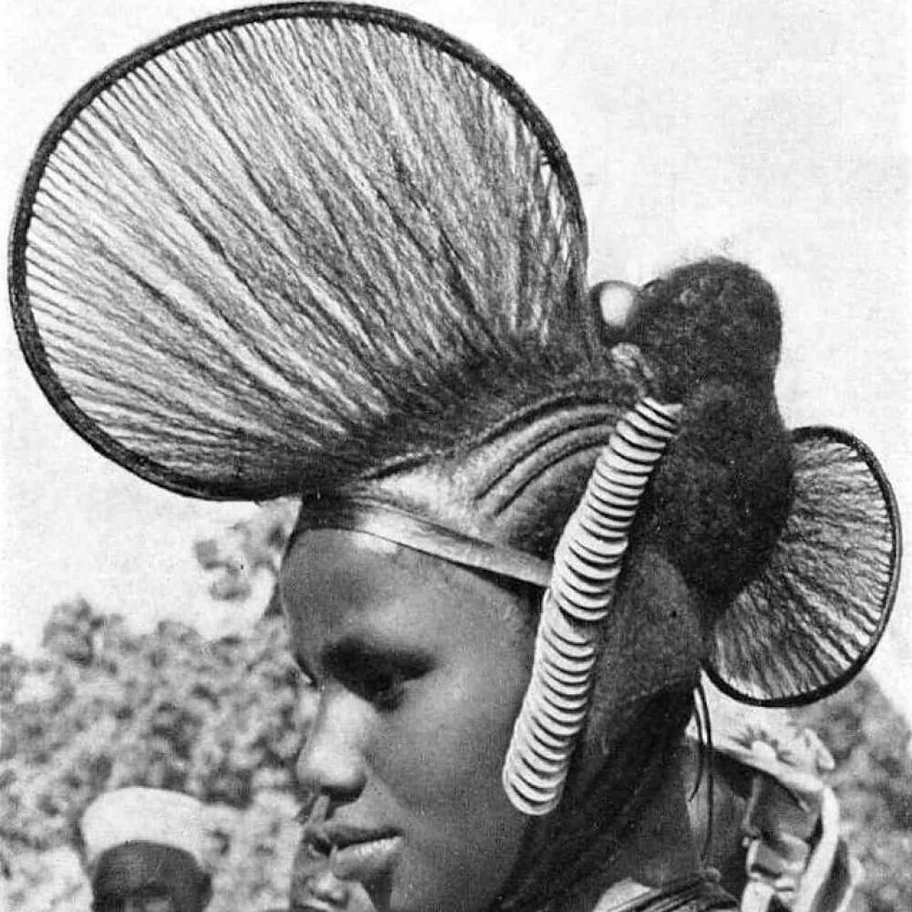 Guinean ebony sculpture of Fulani woman, 1960s 12