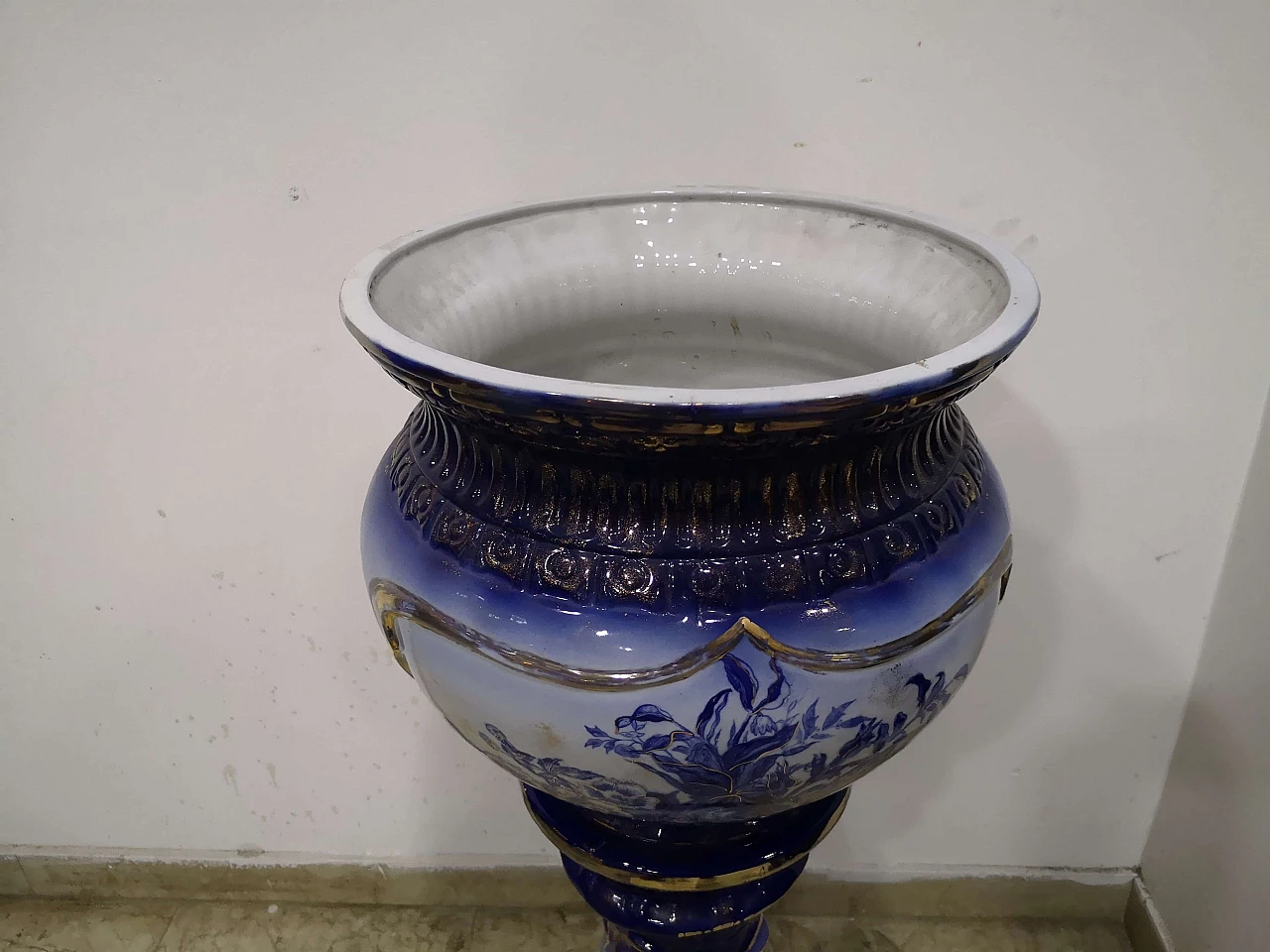 Pedestal vase by Jardiniere U&C Sarreguemines, 19th century 3