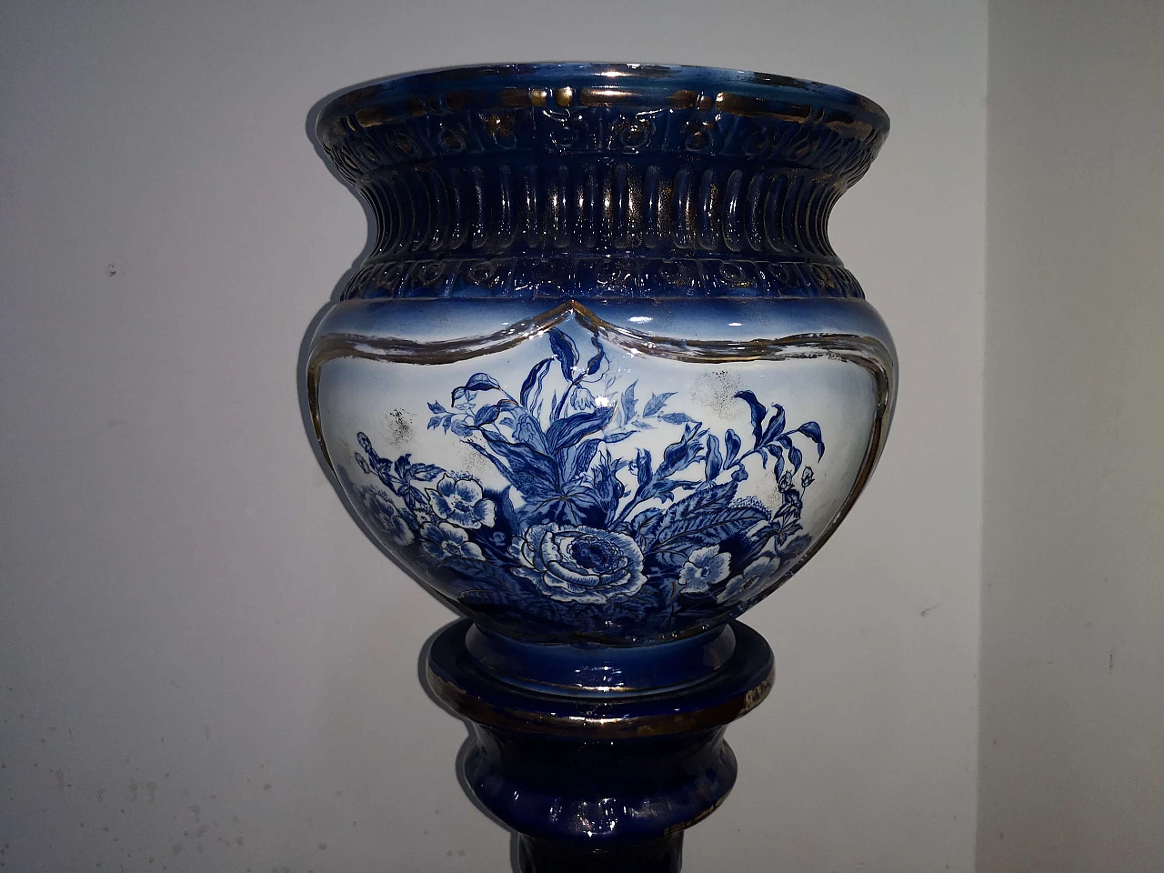 Pedestal vase by Jardiniere U&C Sarreguemines, 19th century 10