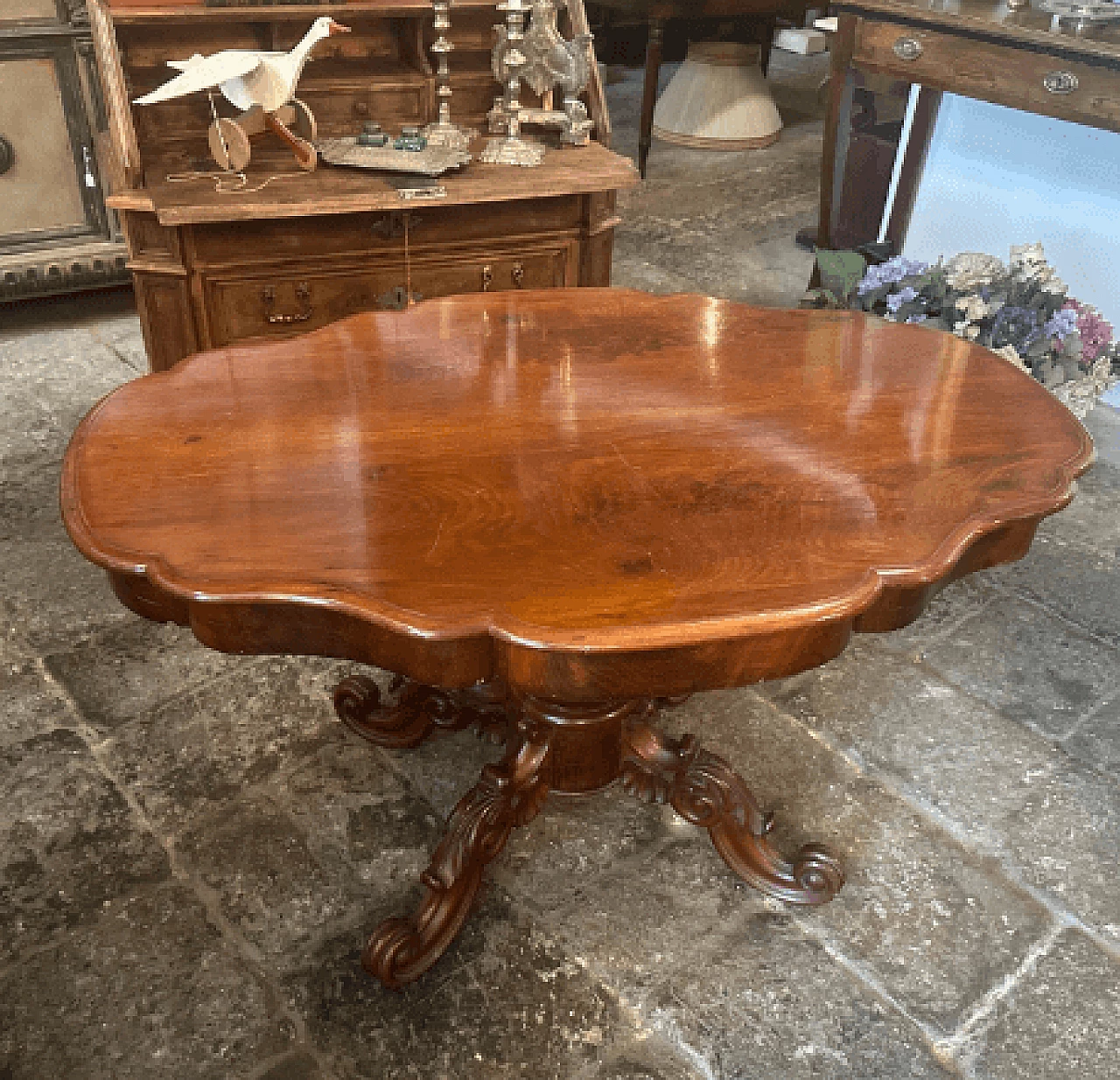 Sicilian Louis Philippe mahogany table, late 19th century 3