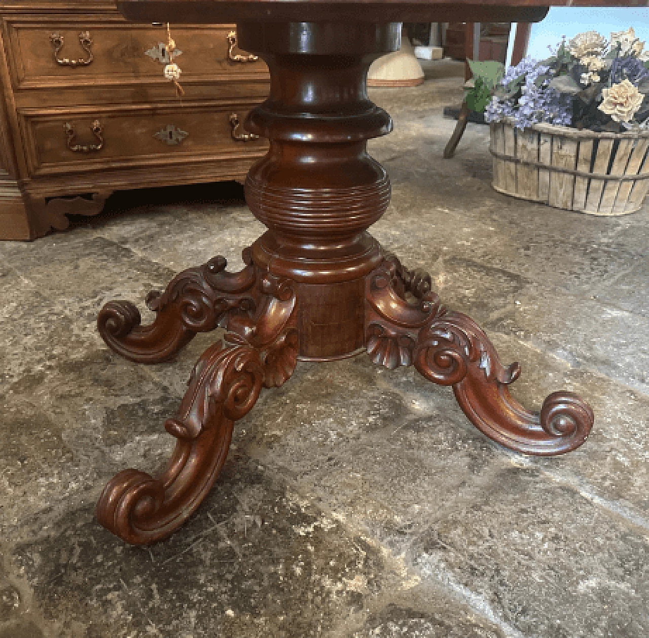 Sicilian Louis Philippe mahogany table, late 19th century 4