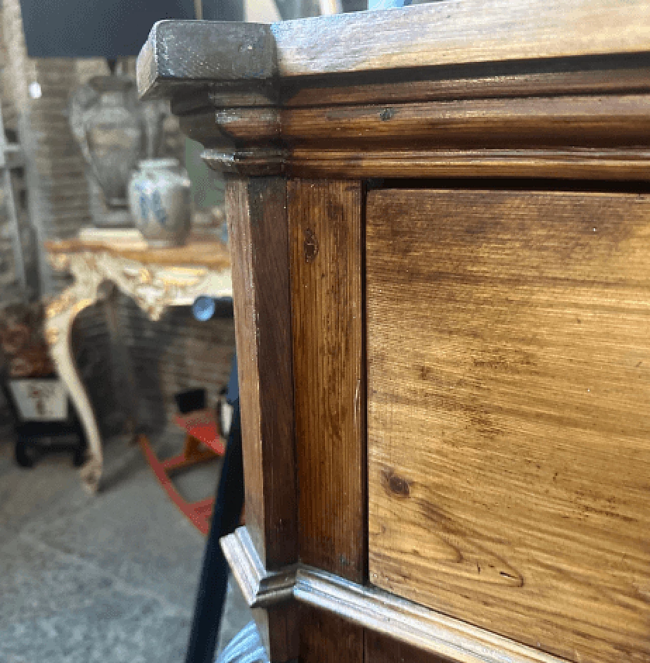 Sicilian Louis Philippe carved spruce sideboard, late 19th century 3