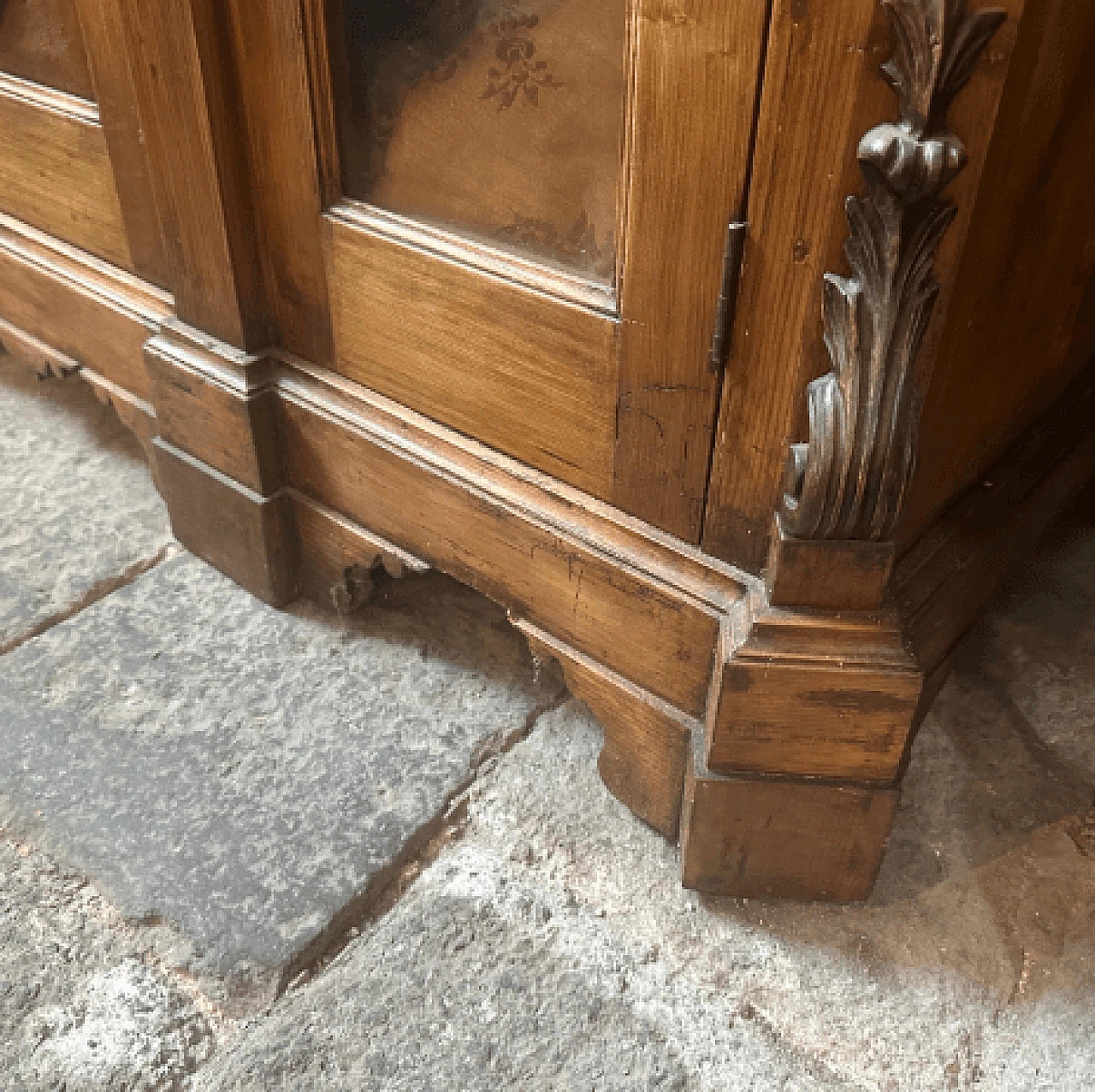 Sicilian Louis Philippe carved spruce sideboard, late 19th century 12