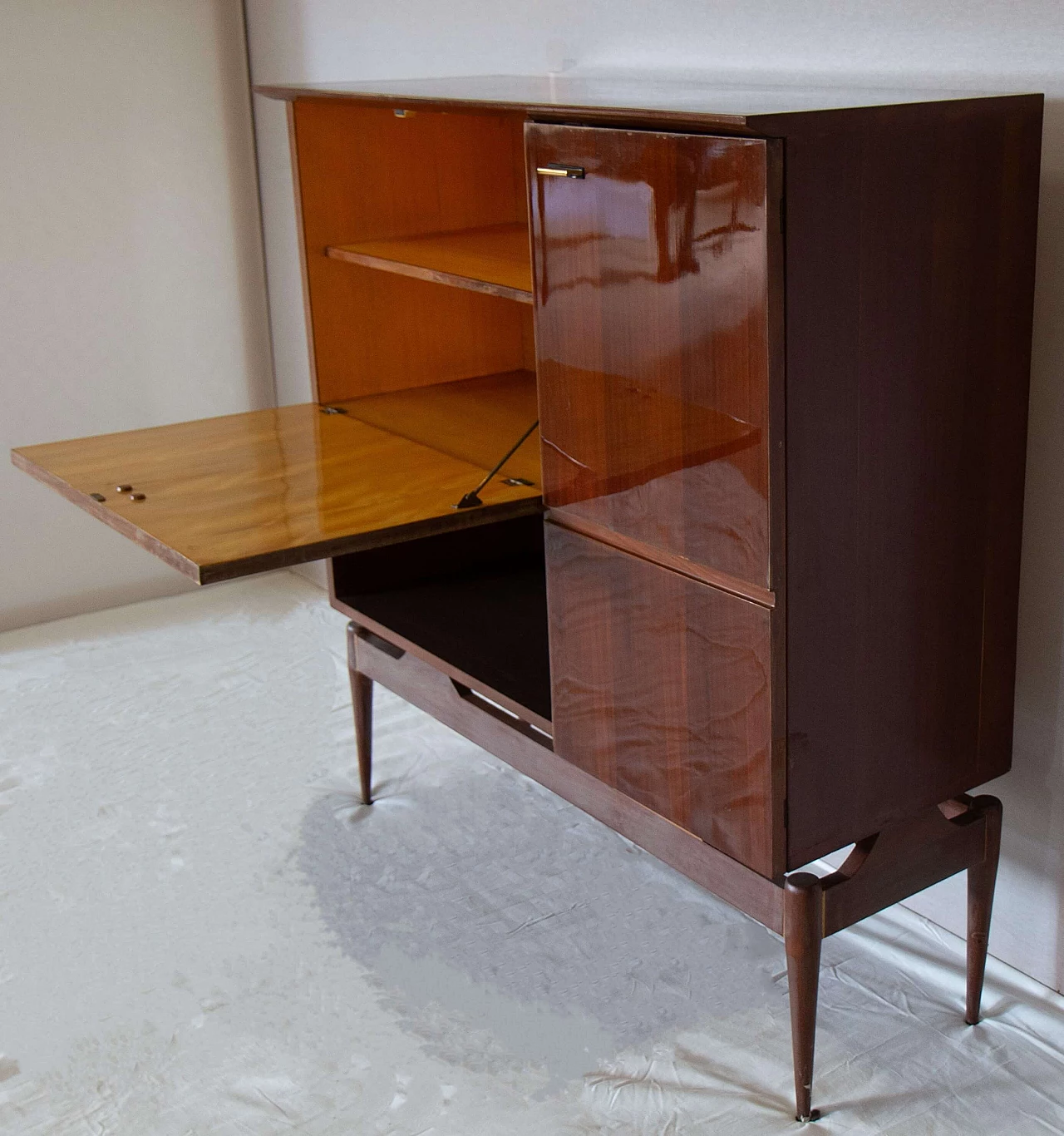 Credenza impiallacciato in essenza di mogano, anni '50 2