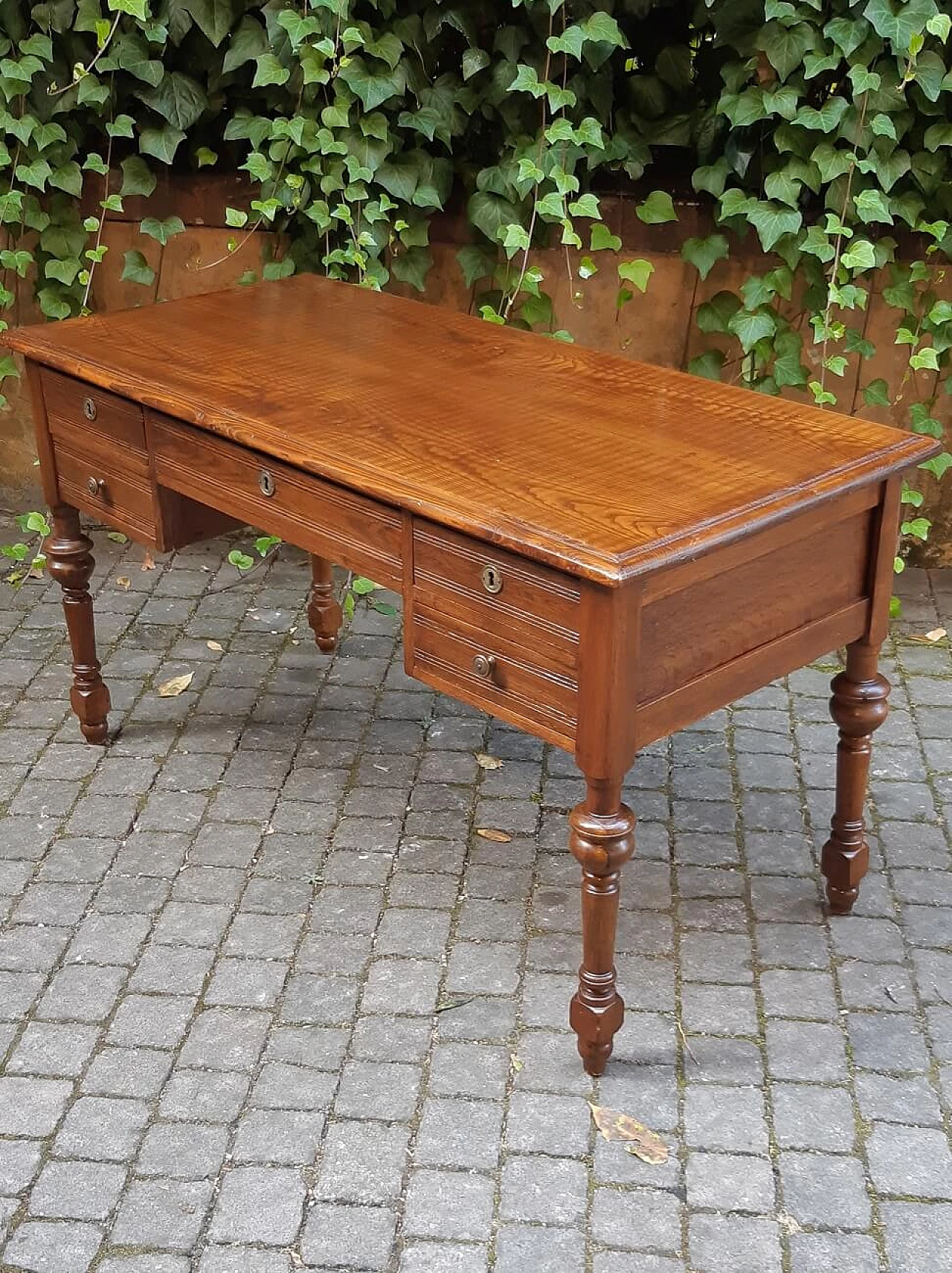 Viennese oak writing desk, second half of the 19th century 3