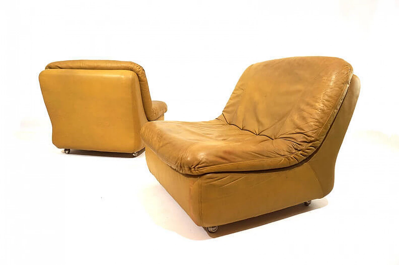 Pair of leather armchairs by Dreipunkt International, 1970s 5