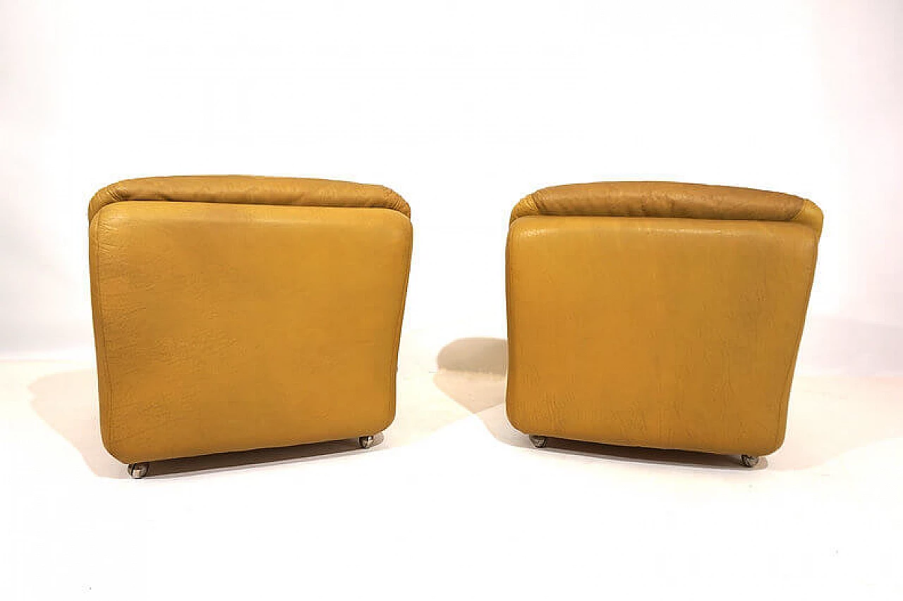 Pair of leather armchairs by Dreipunkt International, 1970s 6