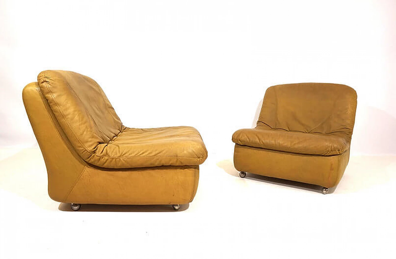 Pair of leather armchairs by Dreipunkt International, 1970s 8