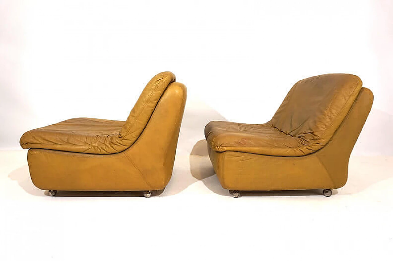 Pair of leather armchairs by Dreipunkt International, 1970s 9