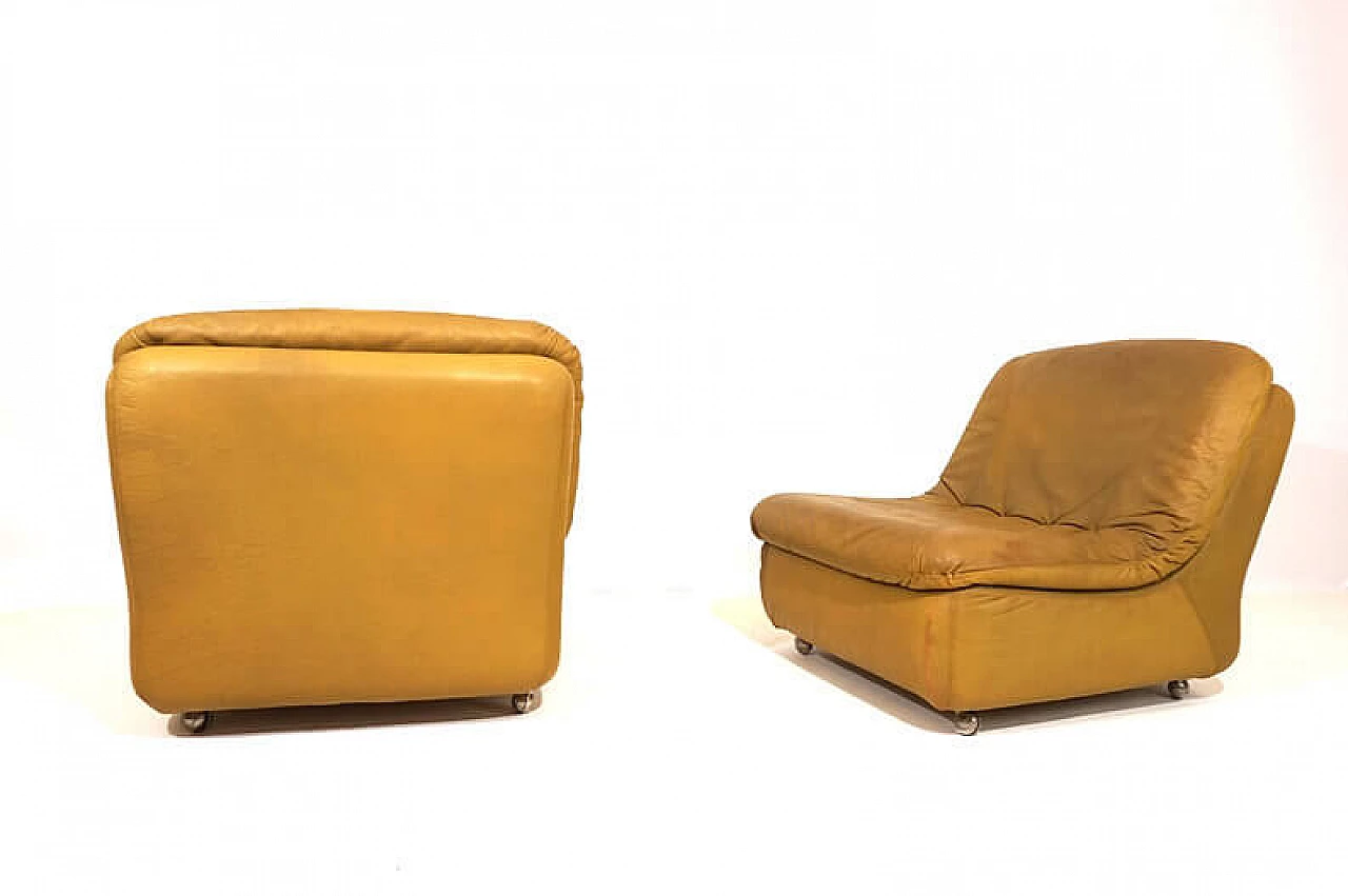 Pair of leather armchairs by Dreipunkt International, 1970s 12