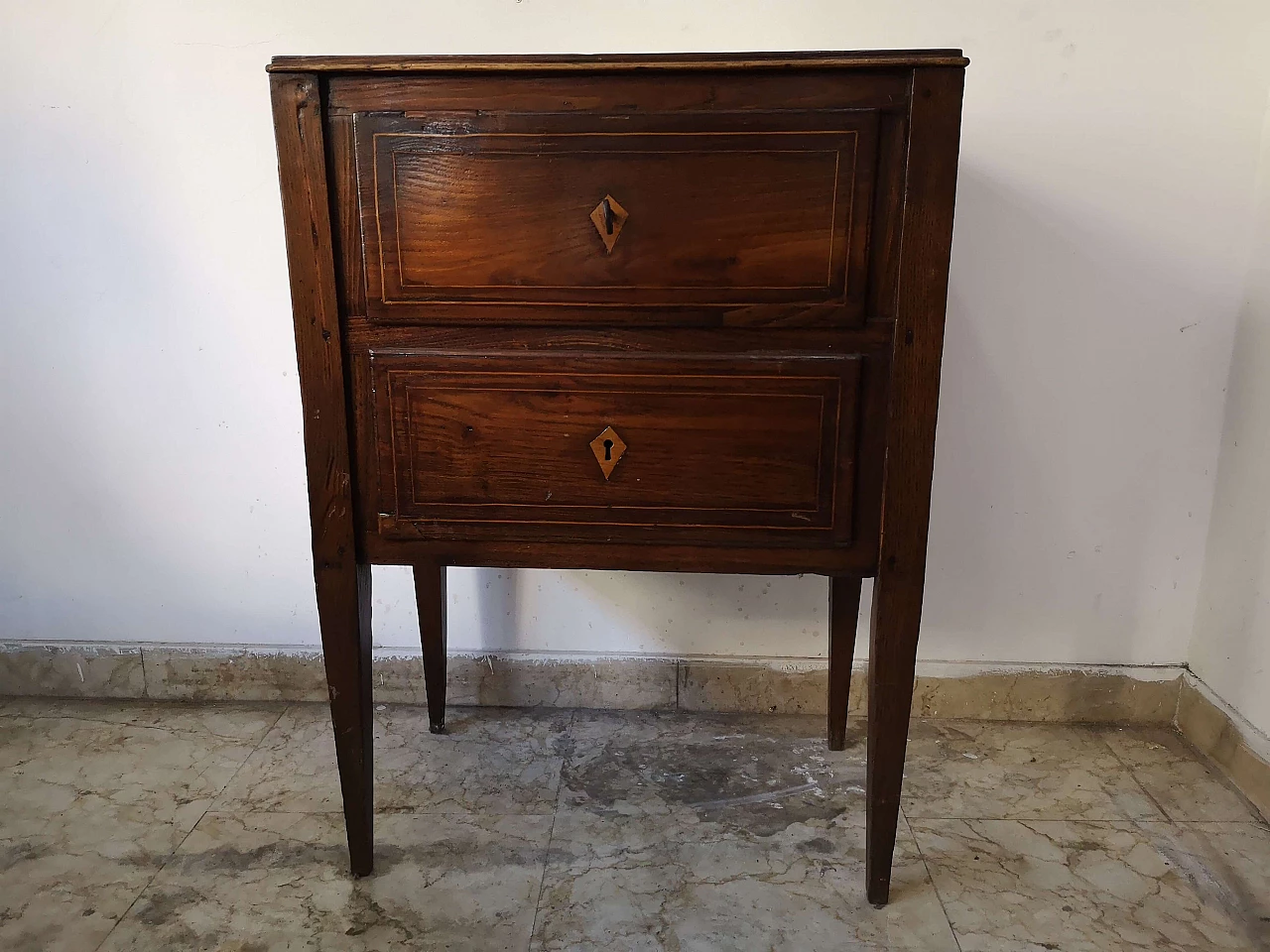 Louis XVI chestnut chest of drawers, 18th century 2