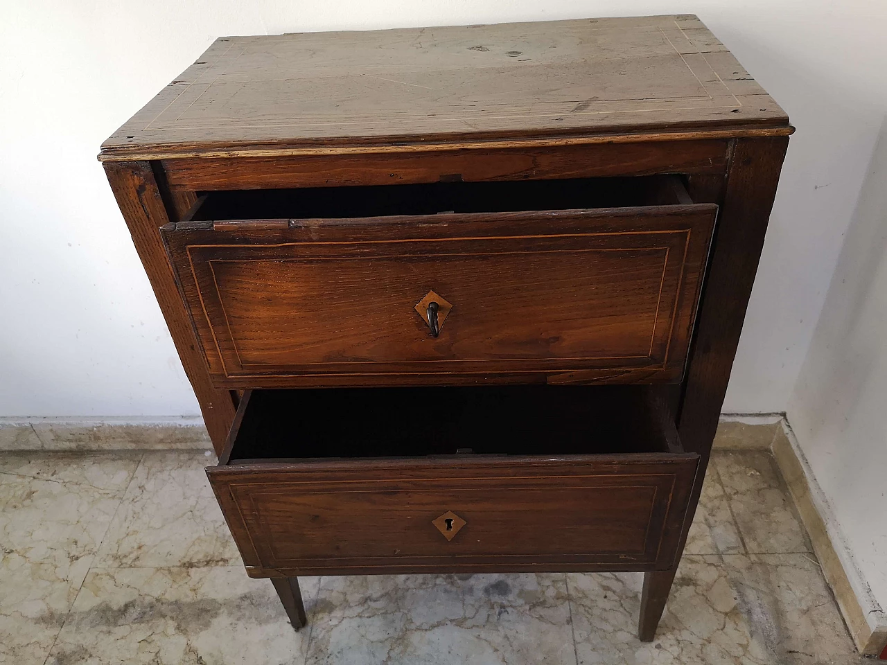 Louis XVI chestnut chest of drawers, 18th century 12