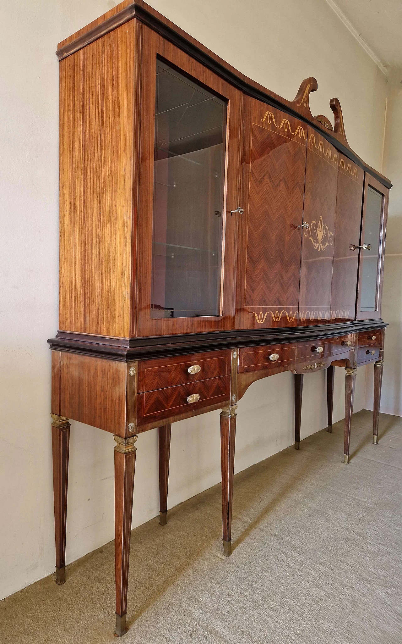 Rosewood cabinet in the style of Paolo Buffa, 1950s 2