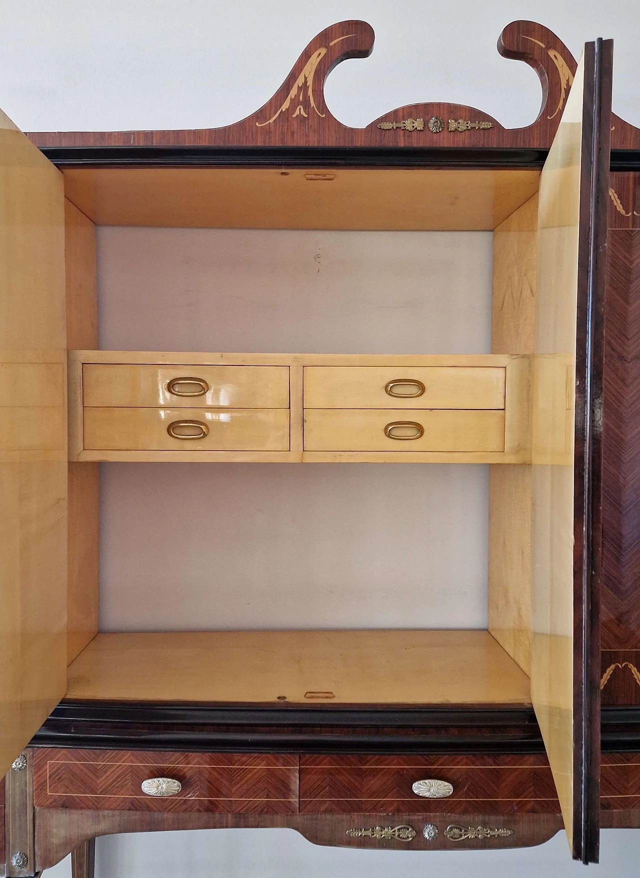 Rosewood cabinet in the style of Paolo Buffa, 1950s 4