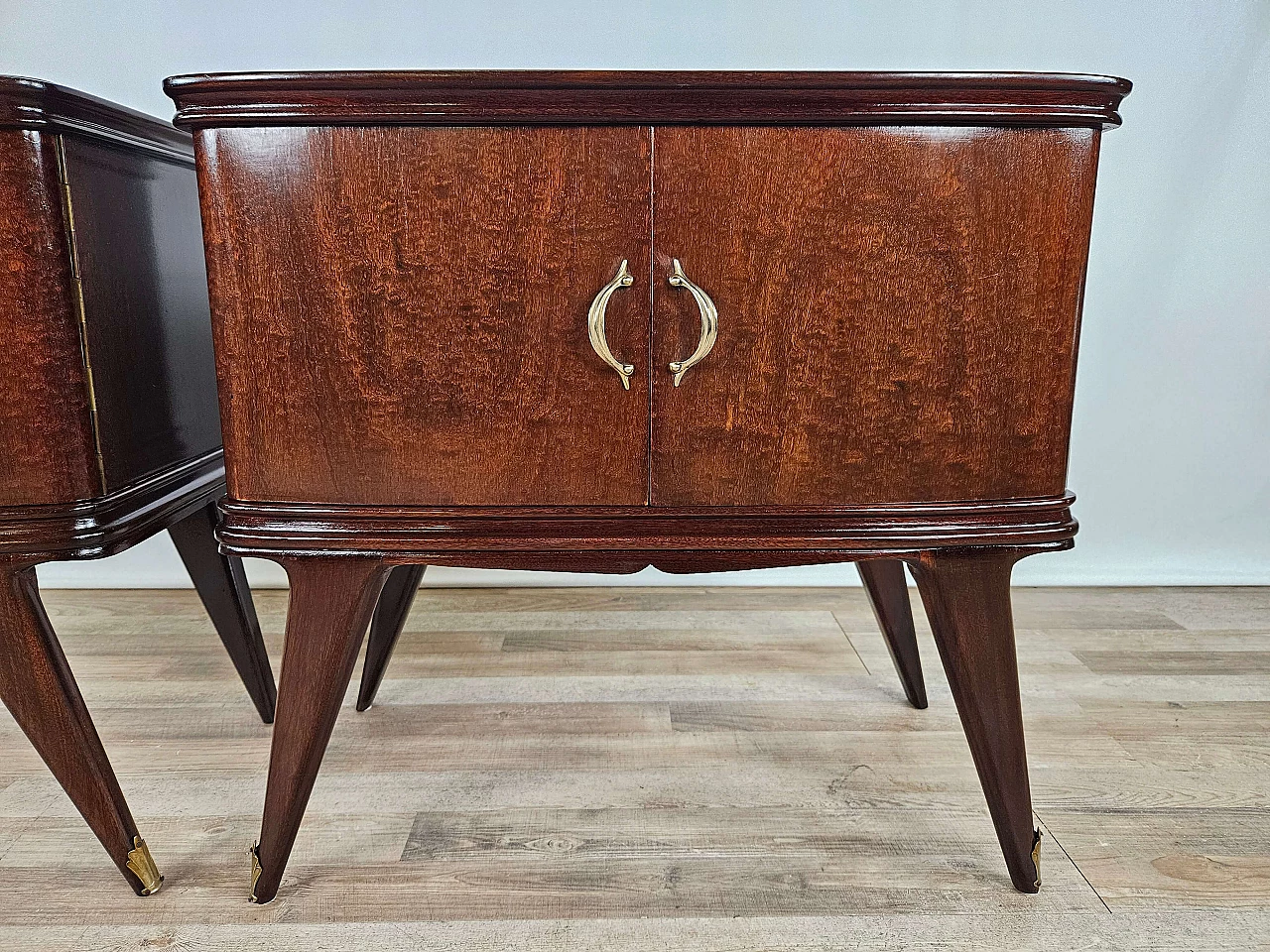 Pair of mahogany feather bedside tables with glass and brass handles, 1950s 14