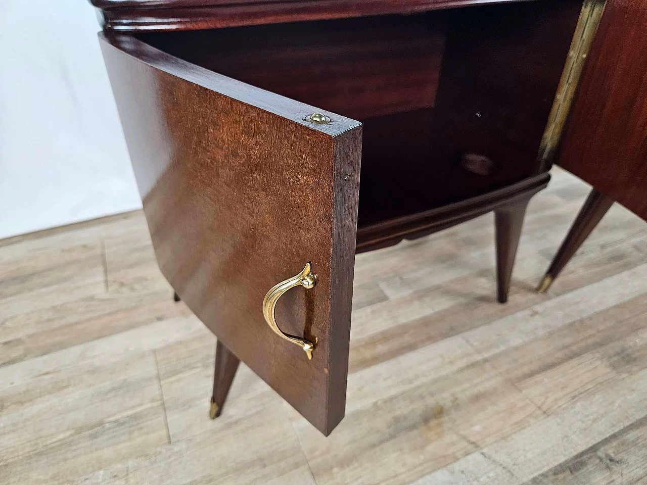 Pair of mahogany feather bedside tables with glass and brass handles, 1950s 24