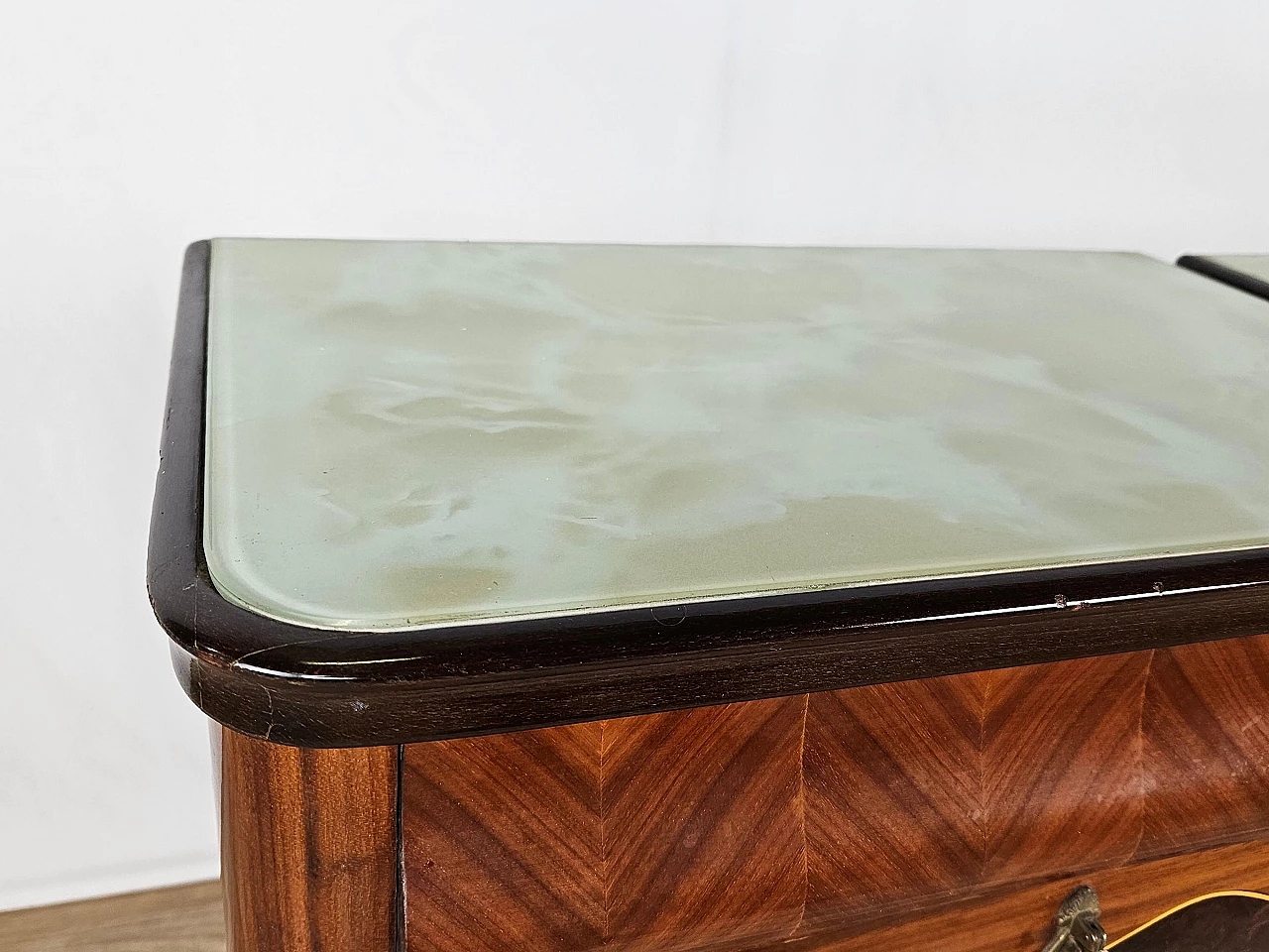 Pair of mahogany, maple and rosewood bedside tables with glass top and flap, 1960s 9