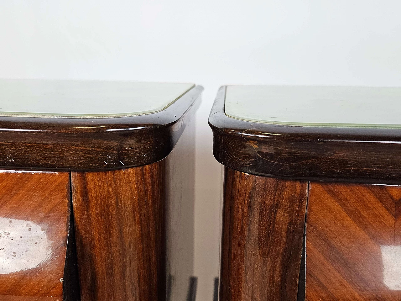 Pair of mahogany, maple and rosewood bedside tables with glass top and flap, 1960s 10