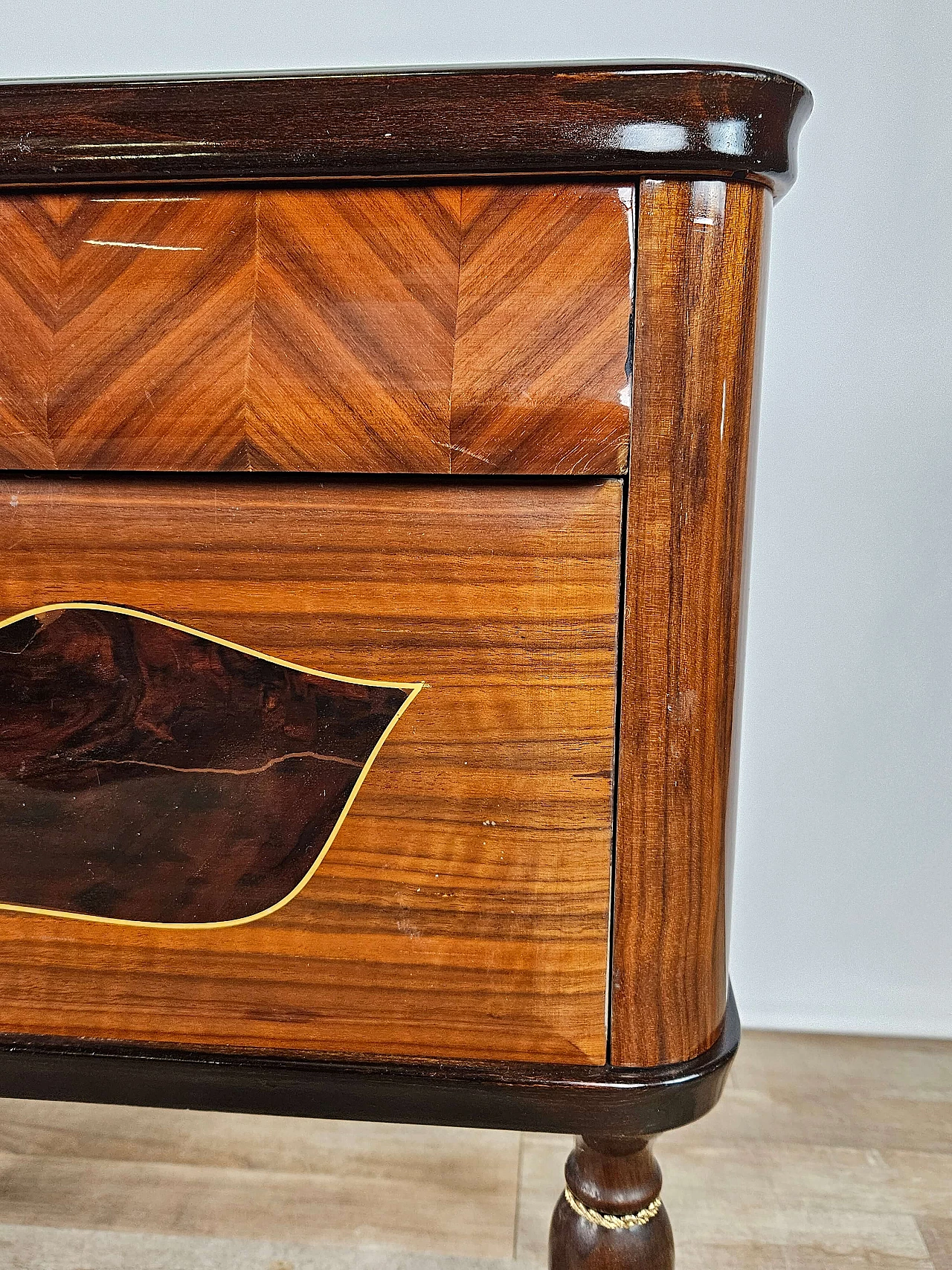 Pair of mahogany, maple and rosewood bedside tables with glass top and flap, 1960s 16