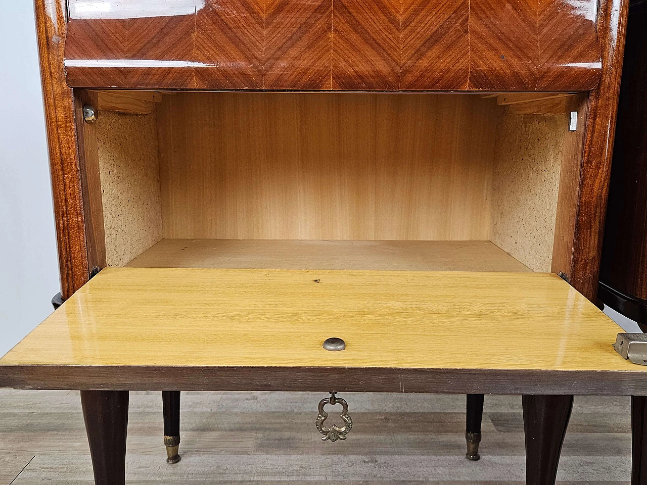 Pair of mahogany, maple and rosewood bedside tables with glass top and flap, 1960s 26