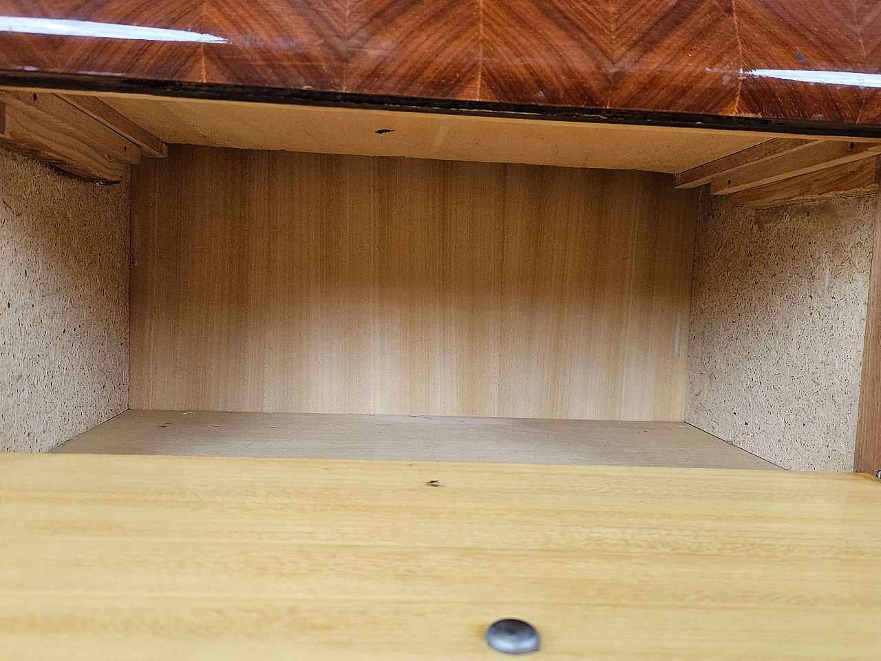 Pair of mahogany, maple and rosewood bedside tables with glass top and flap, 1960s 28