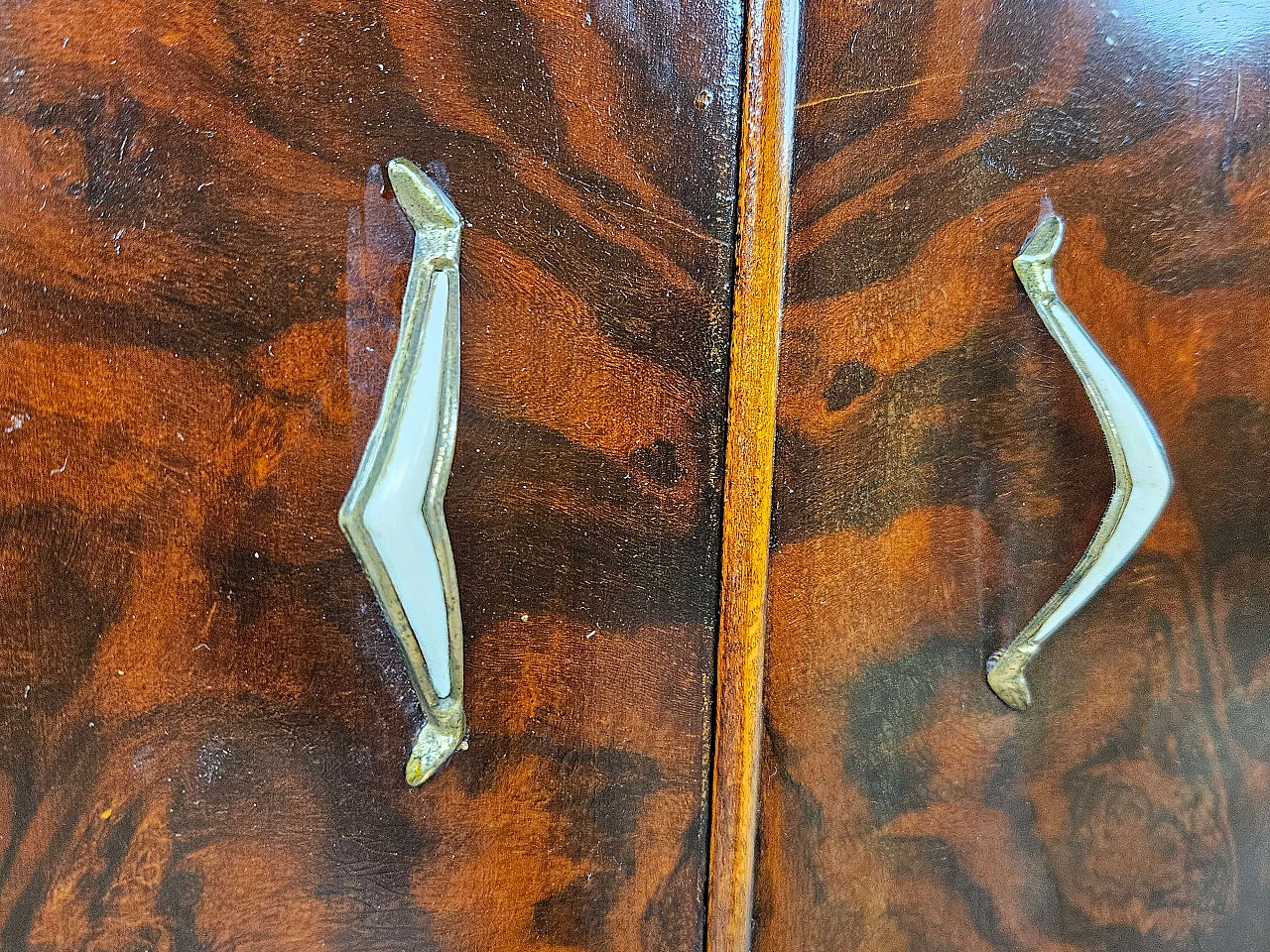 Pair of walnut bedside tables with brass handles and wavy legs, 1950s 16