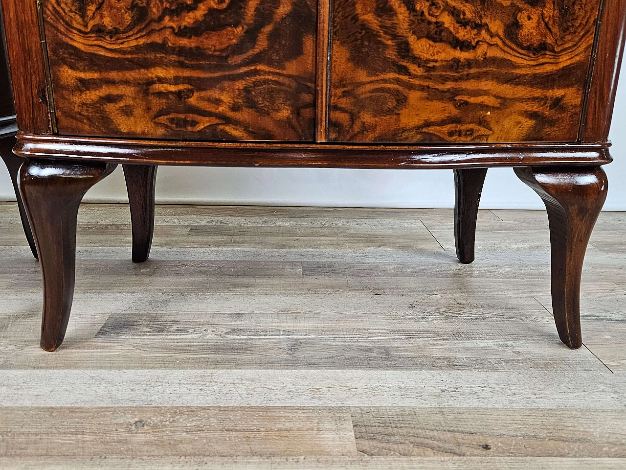 Pair of walnut bedside tables with brass handles and wavy legs, 1950s 19