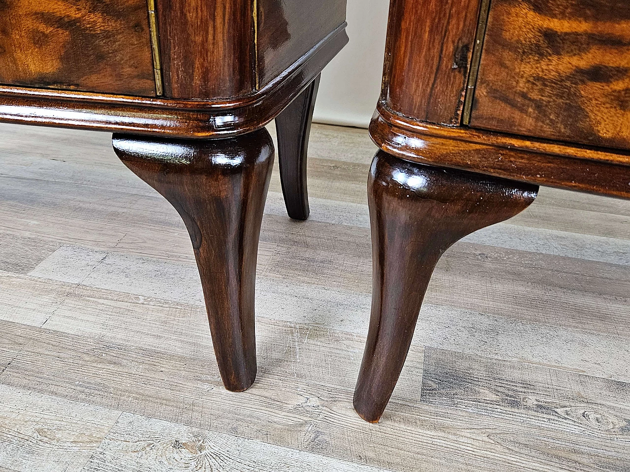 Pair of walnut bedside tables with brass handles and wavy legs, 1950s 20