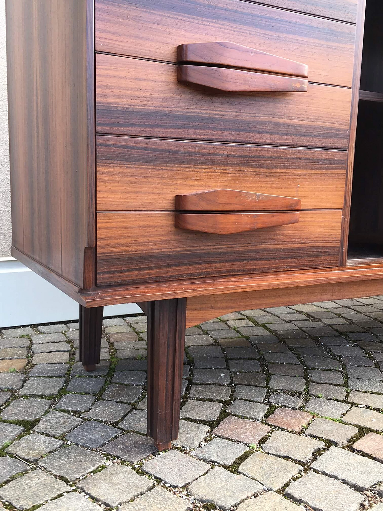 Credenza in palissandro in stile scandinavo con piattaia, anni '70 2