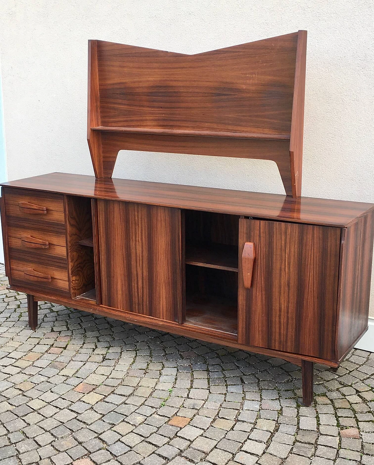 Credenza in palissandro in stile scandinavo con piattaia, anni '70 3