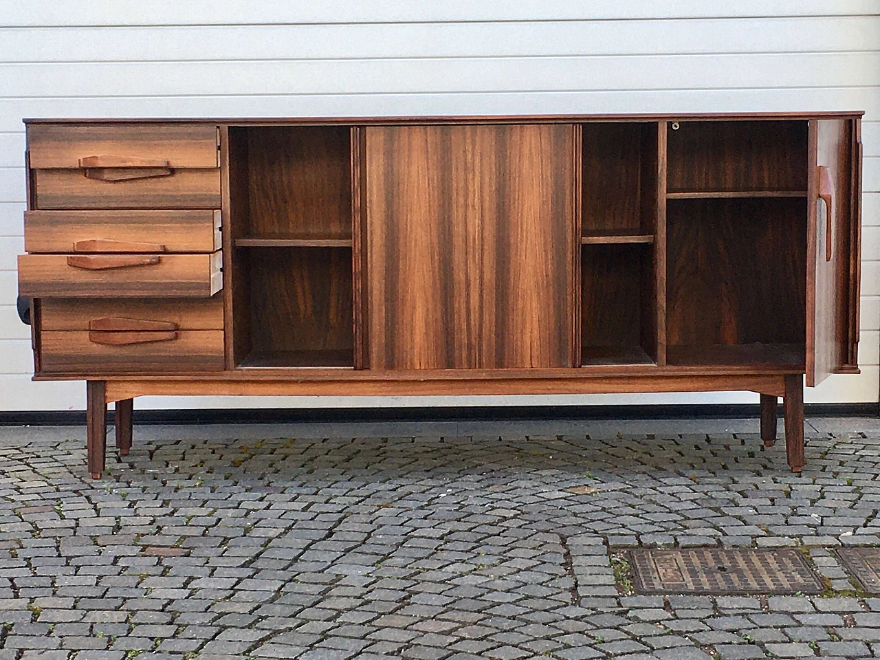 Credenza in palissandro in stile scandinavo con piattaia, anni '70 18