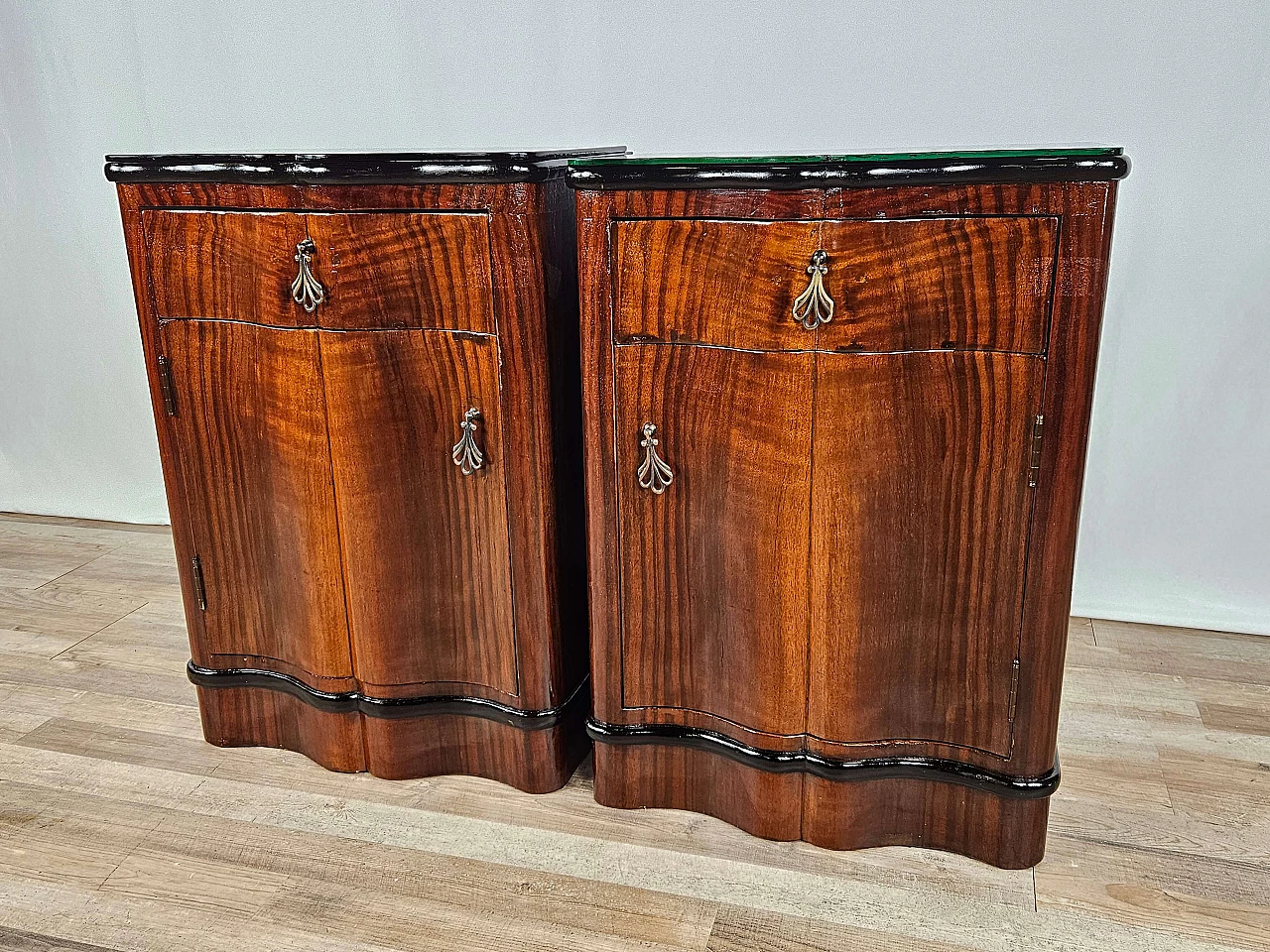 Pair of mahogany and ebony bedside tables with black glass top, 1950s 4