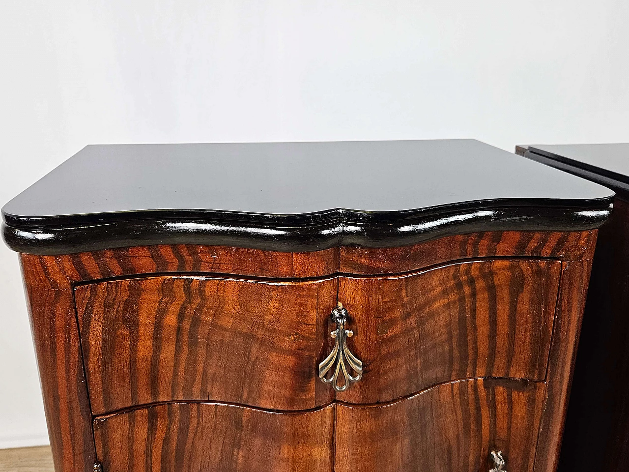 Pair of mahogany and ebony bedside tables with black glass top, 1950s 9