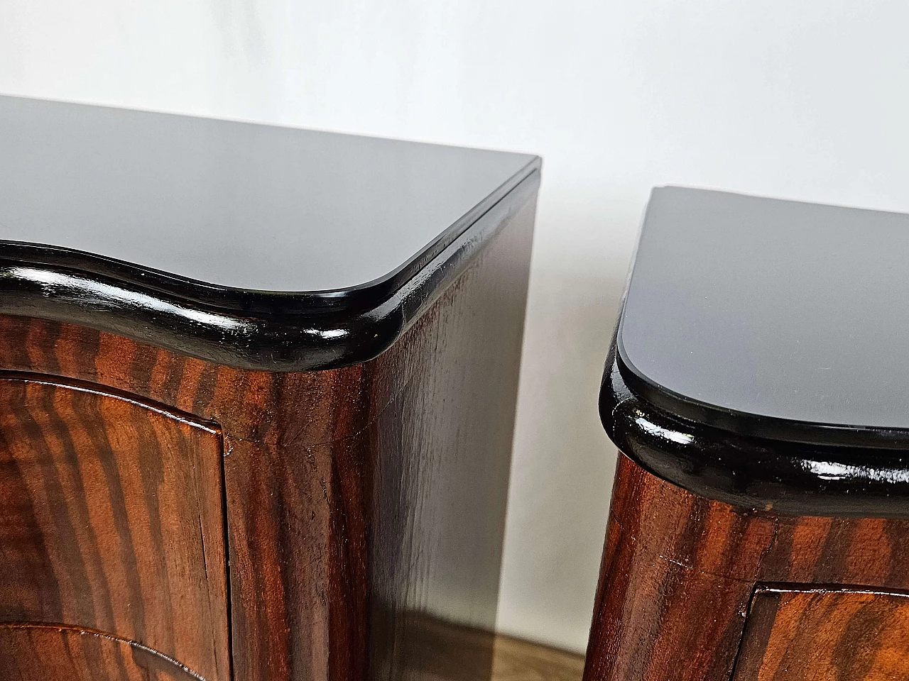 Pair of mahogany and ebony bedside tables with black glass top, 1950s 10