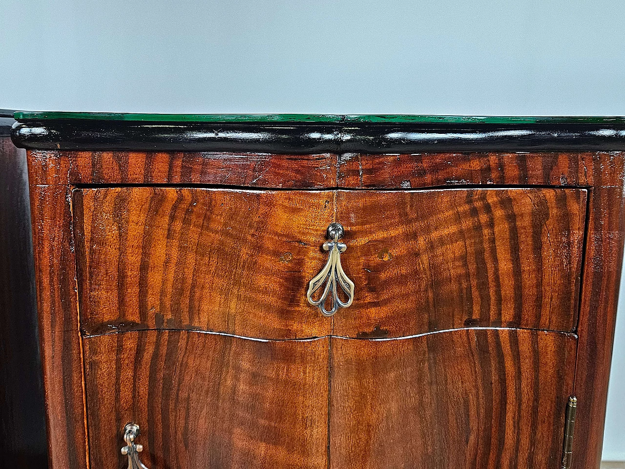 Pair of mahogany and ebony bedside tables with black glass top, 1950s 21