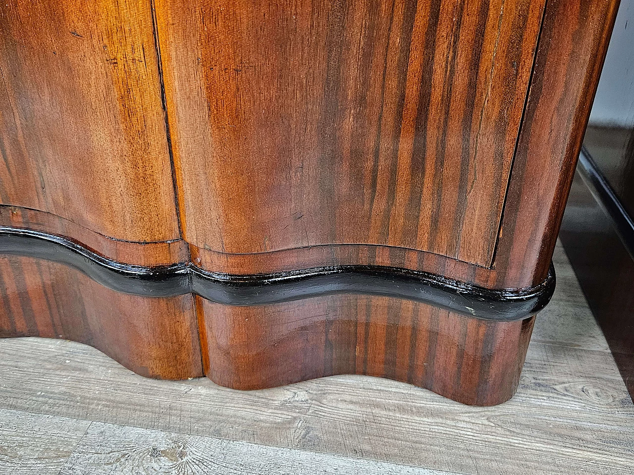 Pair of mahogany and ebony bedside tables with black glass top, 1950s 29